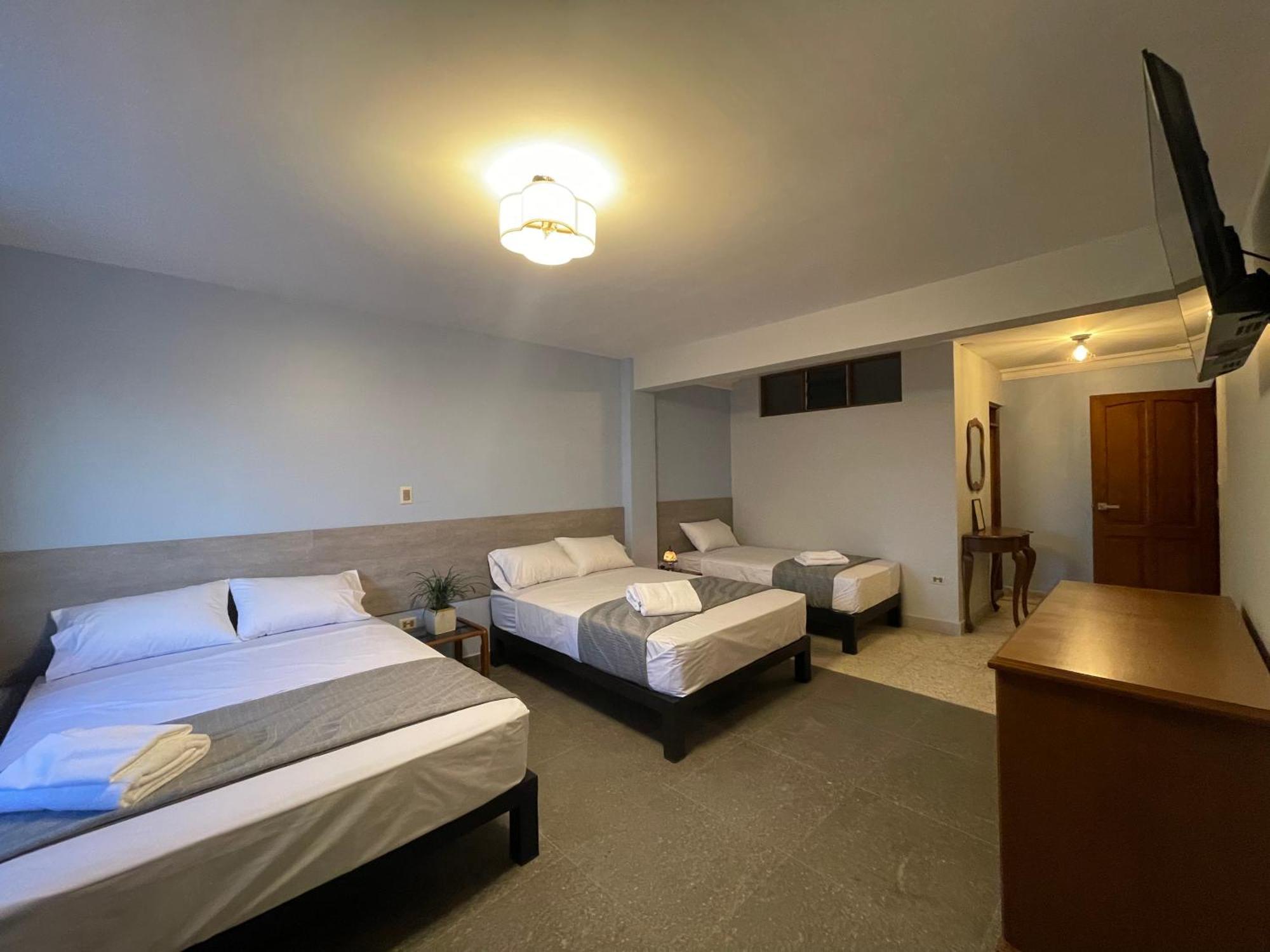 Izza Hotel Cochabamba Dış mekan fotoğraf